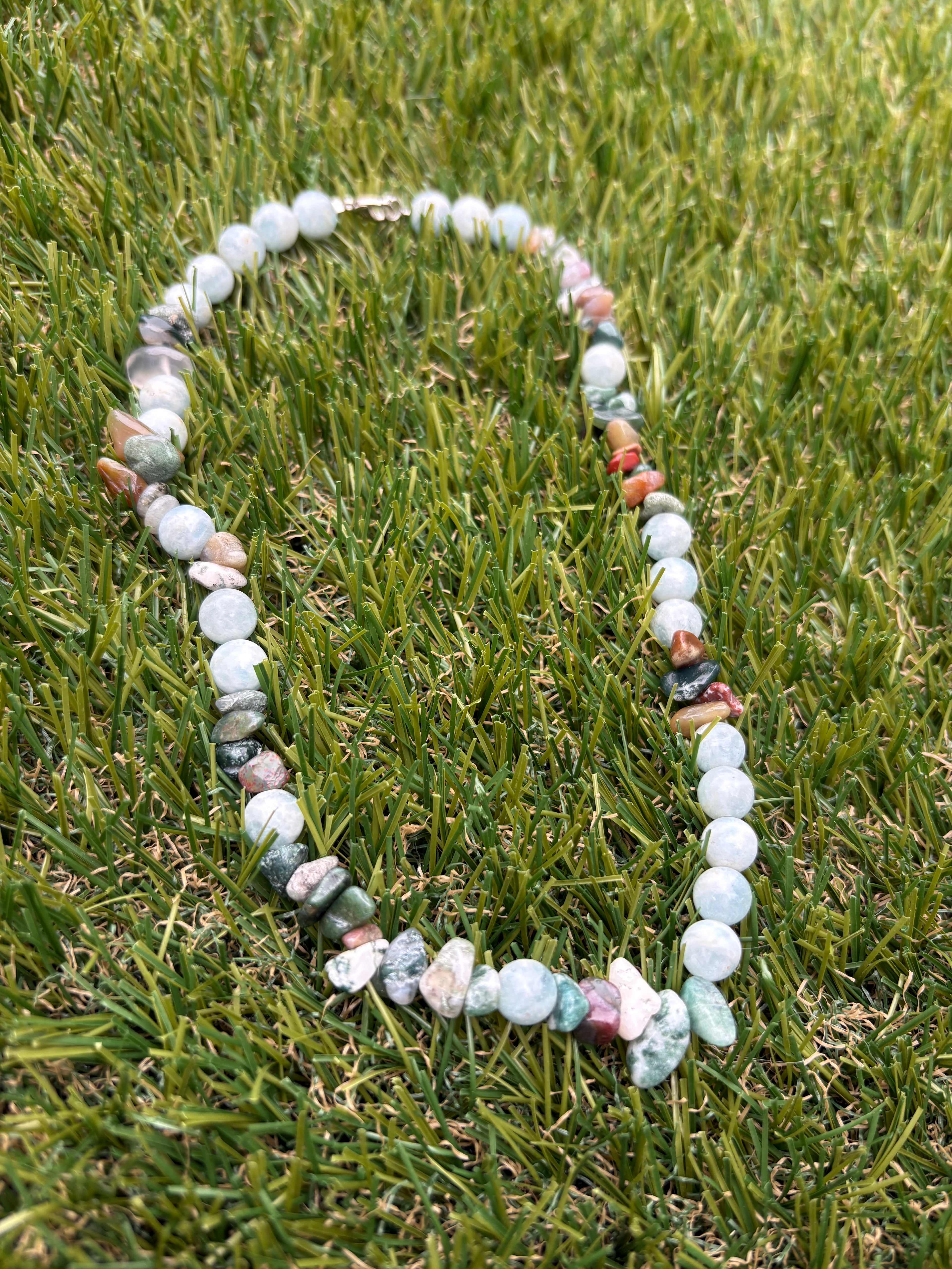 Collier de pierres naturelles