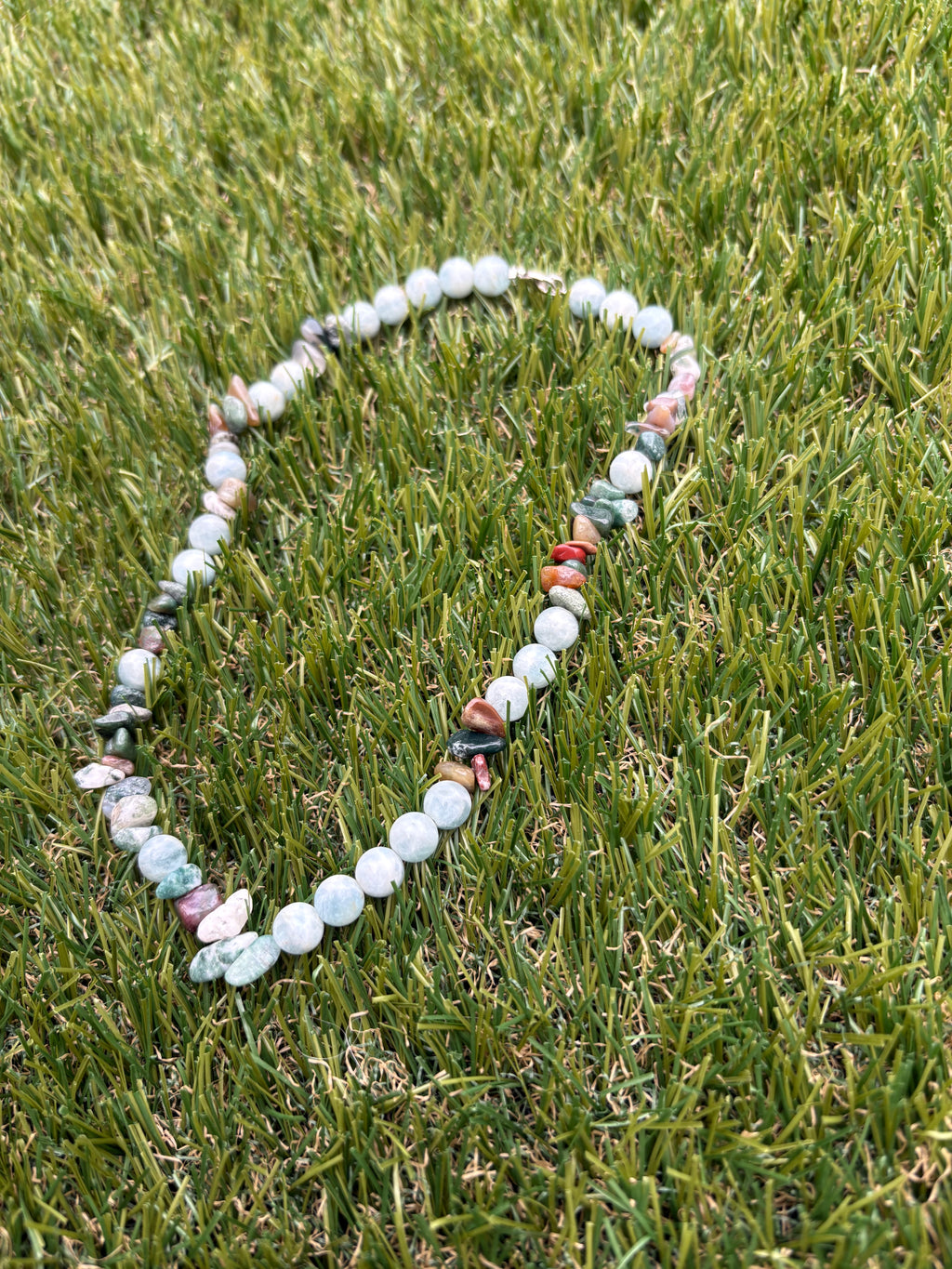 Collier de pierres naturelles