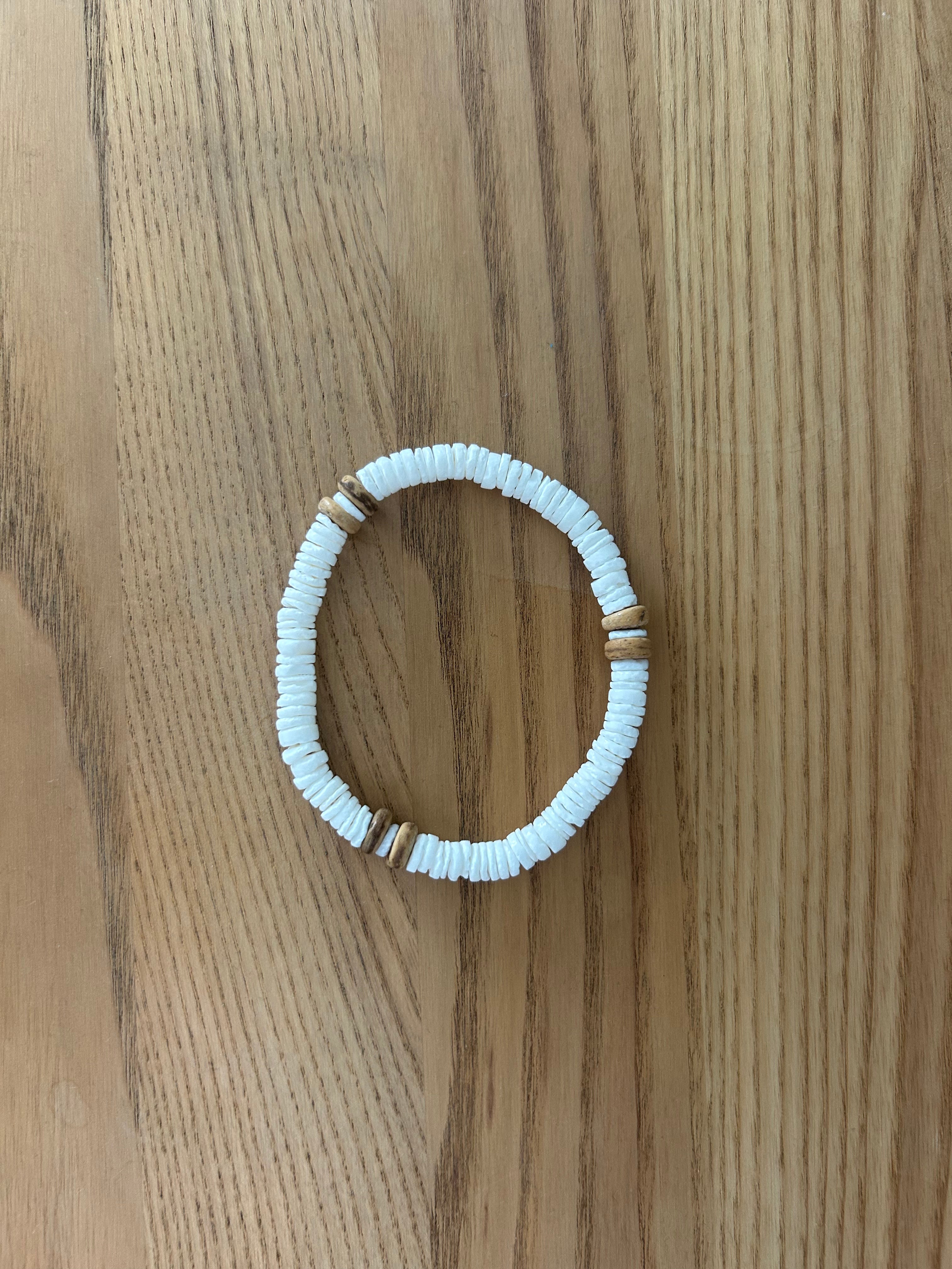 Bracelet Coquillage & Accents bois – BREAKSHORE Essentials